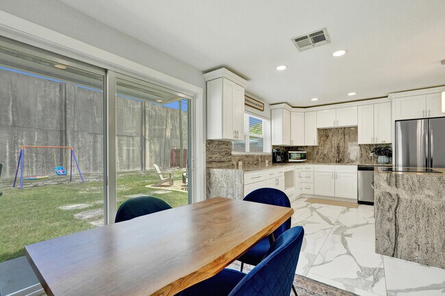 Building Photo - 9446 Birmingham Dr