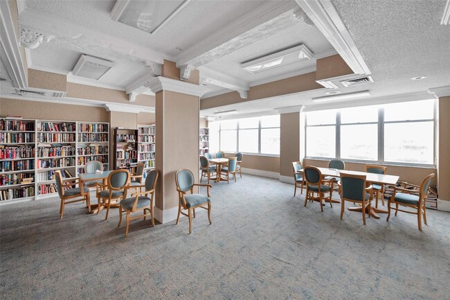 Building Photo - 18081 Biscayne Blvd