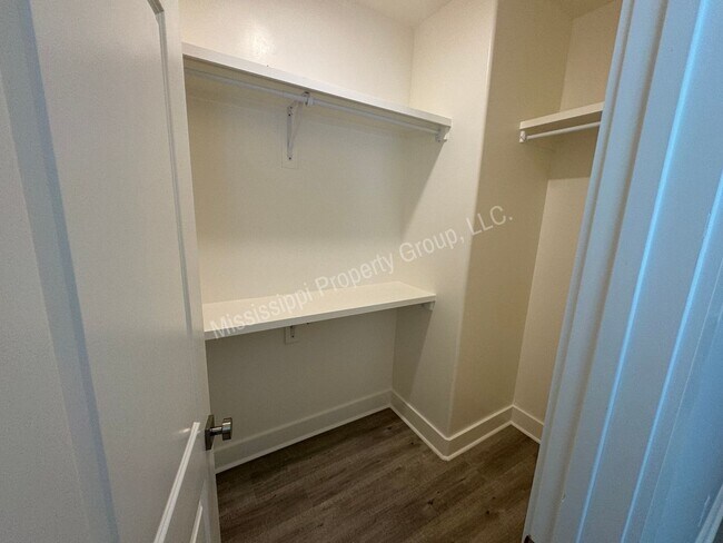 Building Photo - 3BD/3.5BA - UNIT @ THE RESERVE