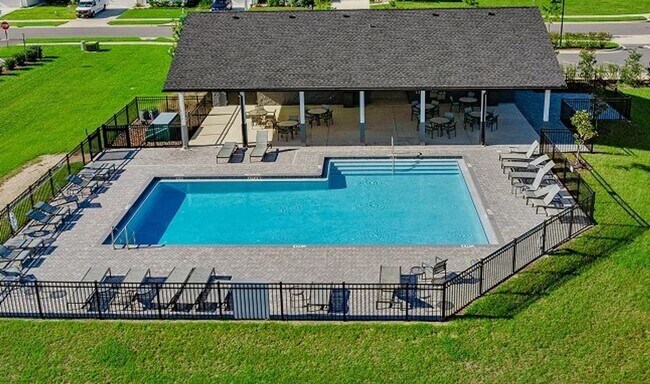 Building Photo - Beautiful newer-construction 4-bedroom, 3-bath home located in Trailhead Landing
