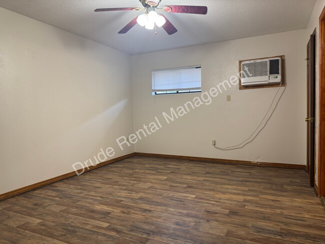 Building Photo - 13368 Berry Bowl Rd