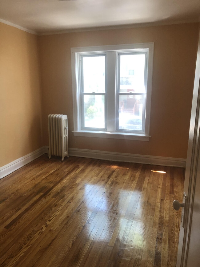 Building Photo - 1544 W Highland Ave