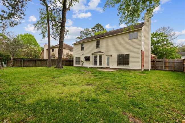 Building Photo - 3807 Forest Village Dr