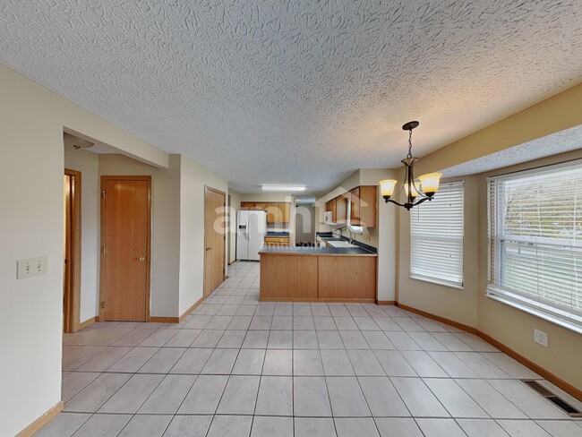 Building Photo - 7908 Windrift Pl