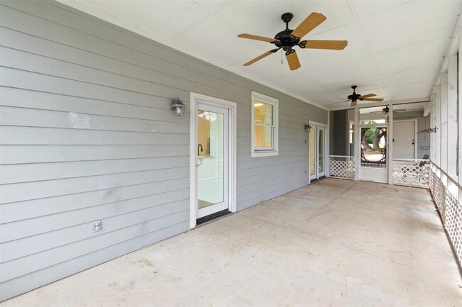 Building Photo - 506 Centex Sportsman Rd