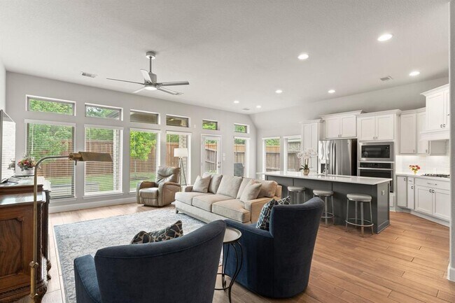 Building Photo - 27114 Sofia Forest Dr