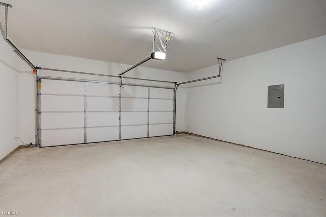 Building Photo - 209 Majestic Cedar Dr