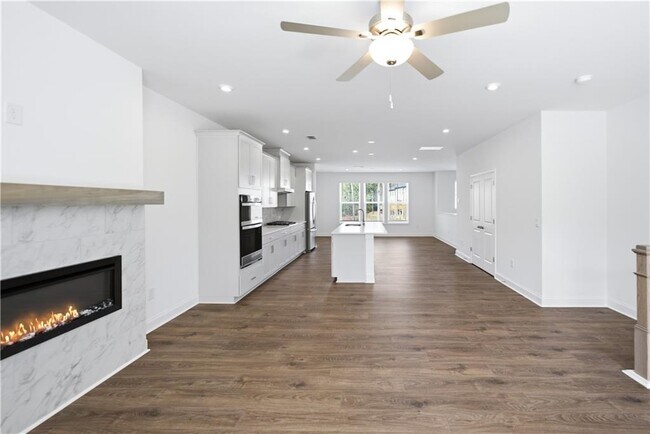 Building Photo - 376 Sunset Holw St