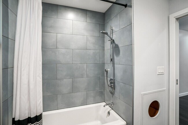 Building Photo - Renovated Linfield Oaks Retreat with Private Garden and Guest Studio