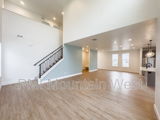 Building Photo - 331 S 680 W