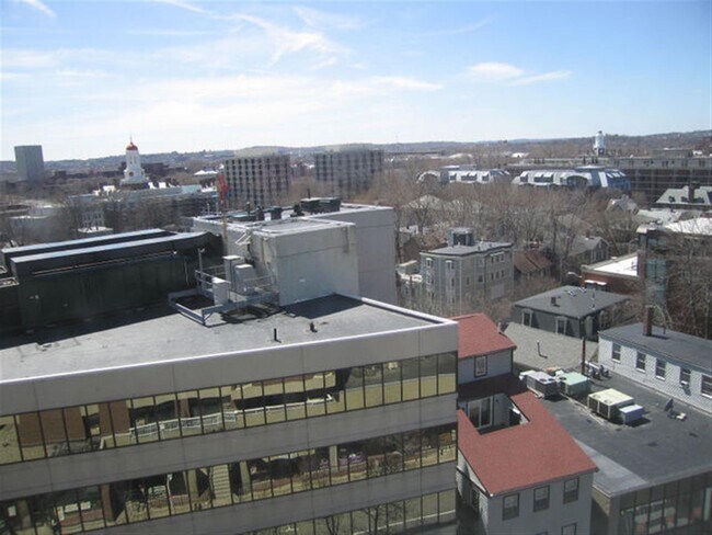 Building Photo - 11A Trowbridge St