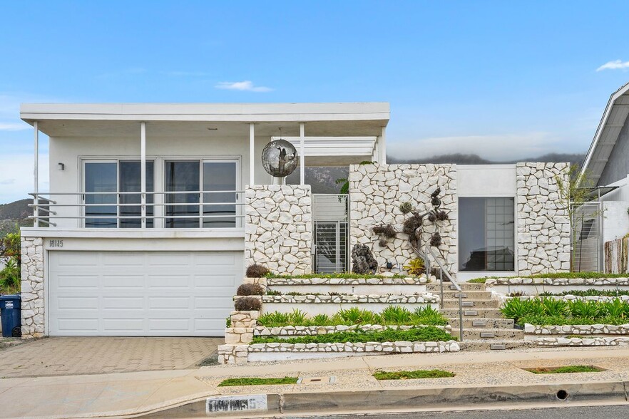 Building Photo - 18145 Kingsport Dr