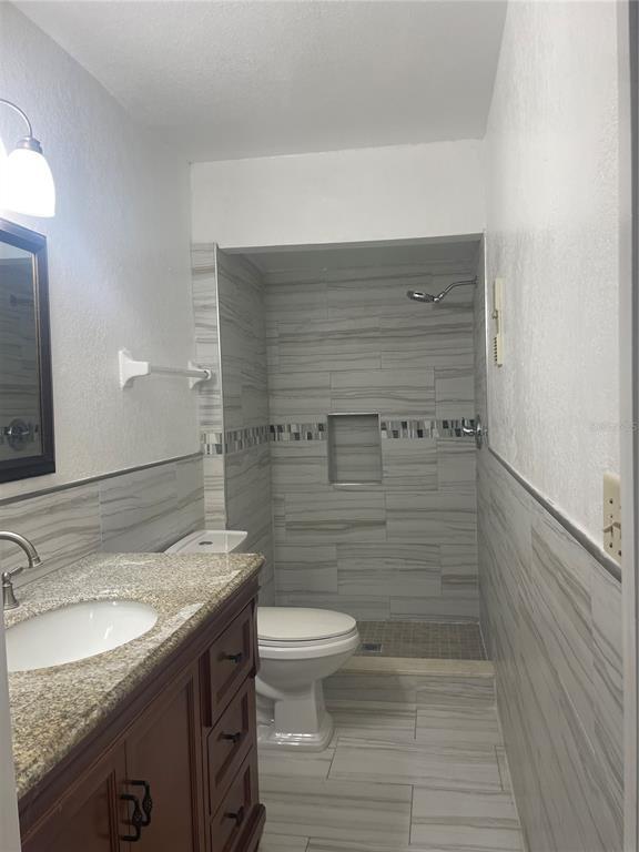 Building Photo - 6026 Amberly Ct