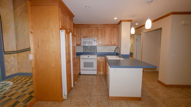Building Photo - Coastal Charm in Ocean Beach – Loma Pacific Condo - Large Ground Level One Bedroom