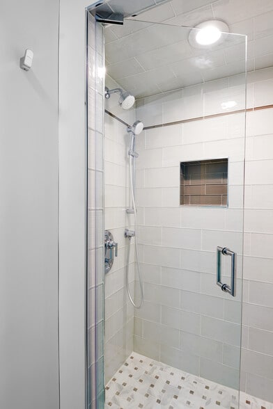 2nd Bathroom With Glass Tiled Shower Stall - 5610 N Kenmore Ave