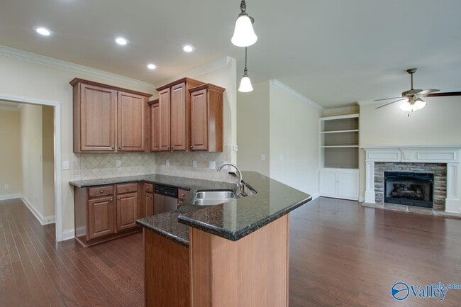 Building Photo - 2505 Caldwell Park Ct SE