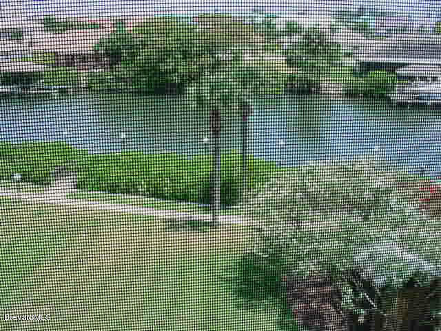 Building Photo - 300 Columbia Dr