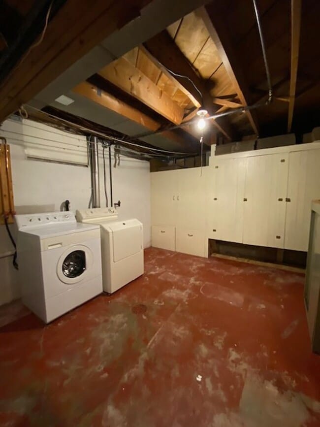 Building Photo - $2,695 / AVAILABLE NOW! 3BD Single Family Home