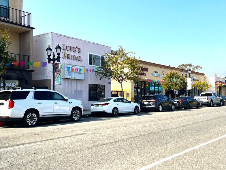 Building Photo - 515 N Azusa Ave