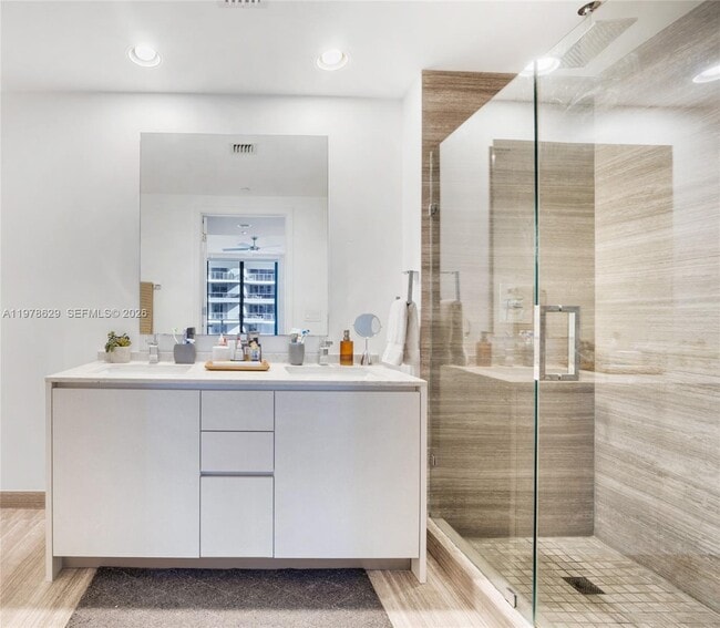 Building Photo - 1010 Brickell Ave