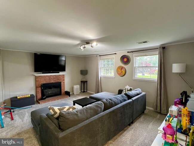 Building Photo - 4213 Nutwood Way