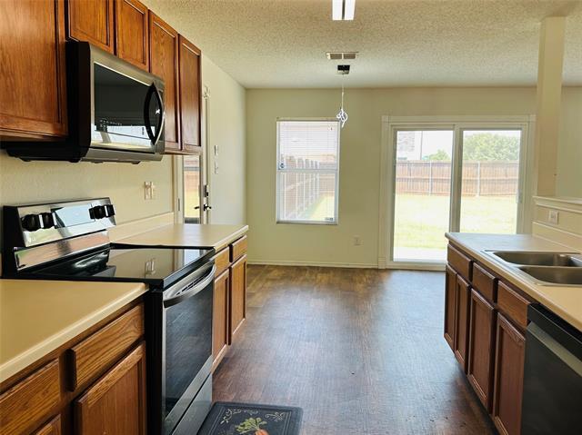 Building Photo - 765 Lowe Dr