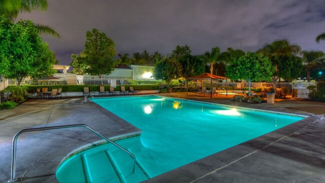 Building Photo - 8250 Vineyard Ave