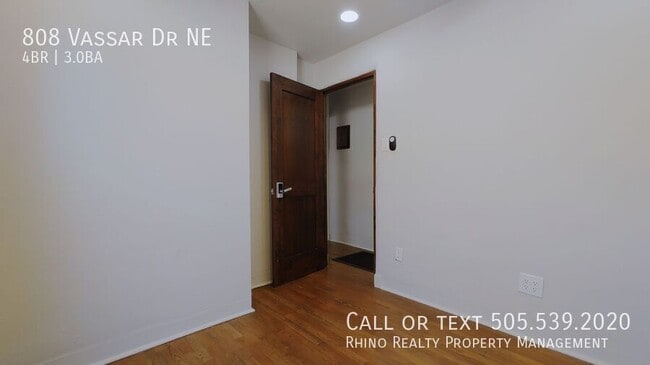Building Photo - 808 Vassar Dr NE