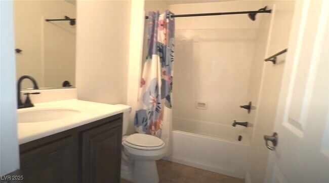 Building Photo - 620 Apricot Rose Pl