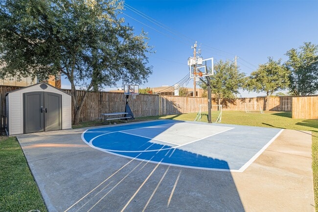 Building Photo - 7155 Windwater Lagoon Dr