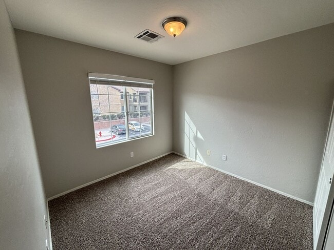 Building Photo - Beautiful 3Bed/2Bath/1Car Condo in Sky Pointe Community – Northwest Las Vegas!