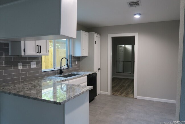 Building Photo - 11810 Lady Palm Cove