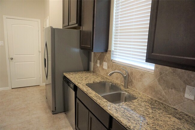 Building Photo - 12950 Shady Grove Ln