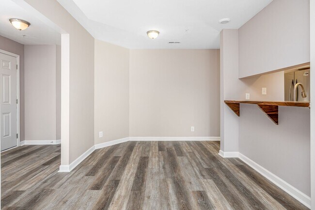 Building Photo - NEW Interior 3 bedroom 2 bathroom home