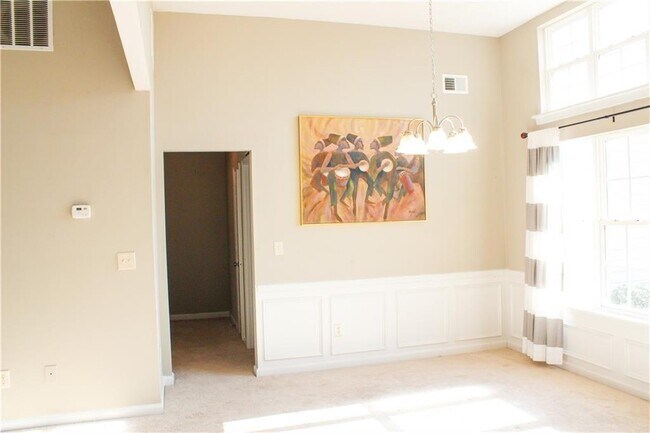 Building Photo - 4445 Scotland Ct SW