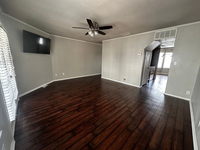Building Photo - 600 Bagby Ave