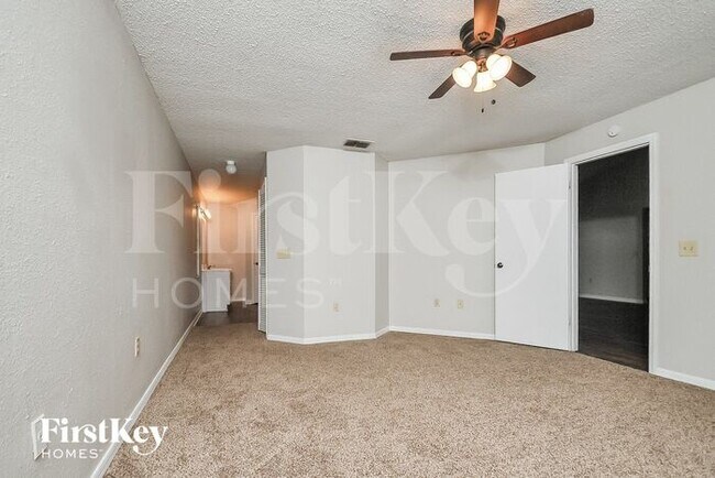 Building Photo - 1050 Walt Williams Rd