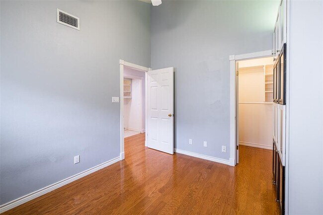 Building Photo - 12625 Memorial Dr
