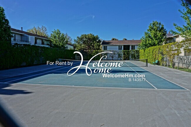 Building Photo - Convenient & Cozy Ground Level Condo Near ...