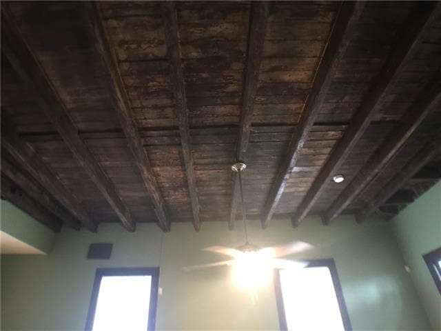 Building Photo - 1628 Prytania St