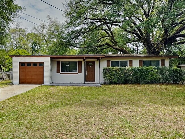 Building Photo - 3631 Macgregor Dr