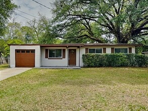 Building Photo - 3631 Macgregor Dr