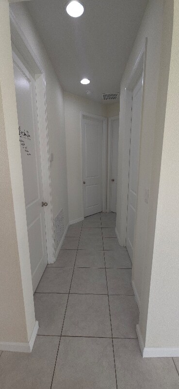 Building Photo - 5631 Western Sun Dr