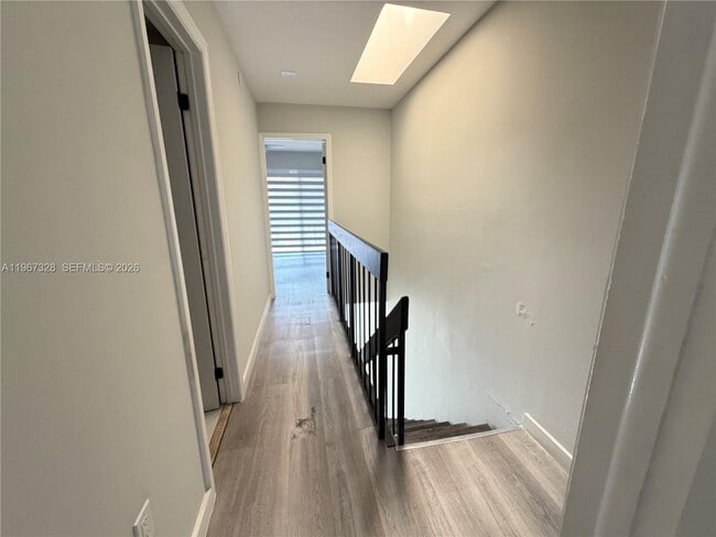 Building Photo - 1711 W 58th St