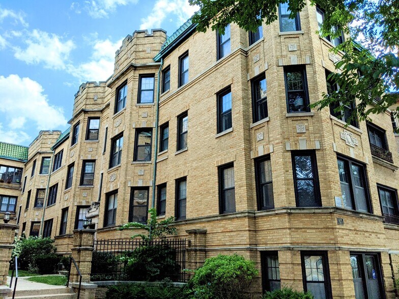 Primary Photo - 925 Forest Ave