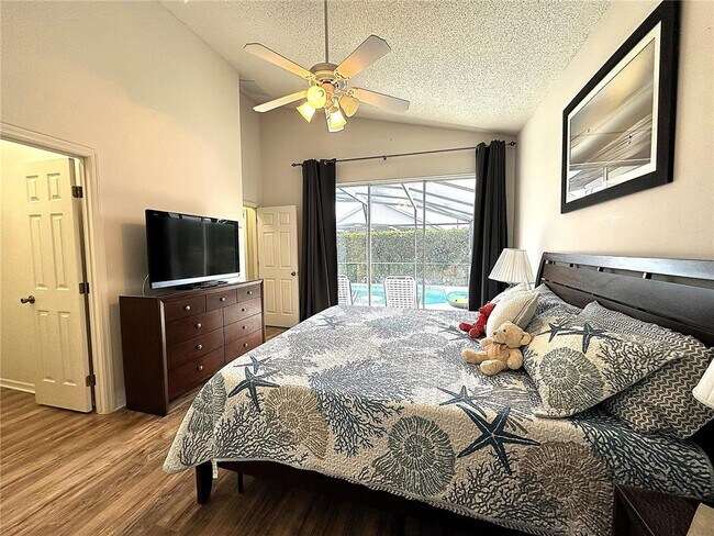 Building Photo - 16724 Rolling Green Dr