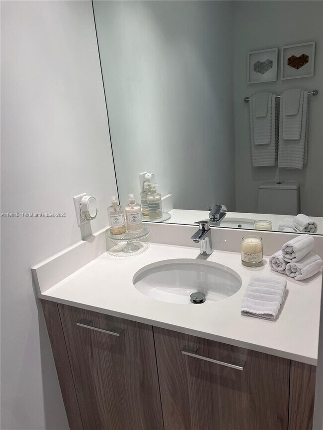 Building Photo - 501 NE 31st St