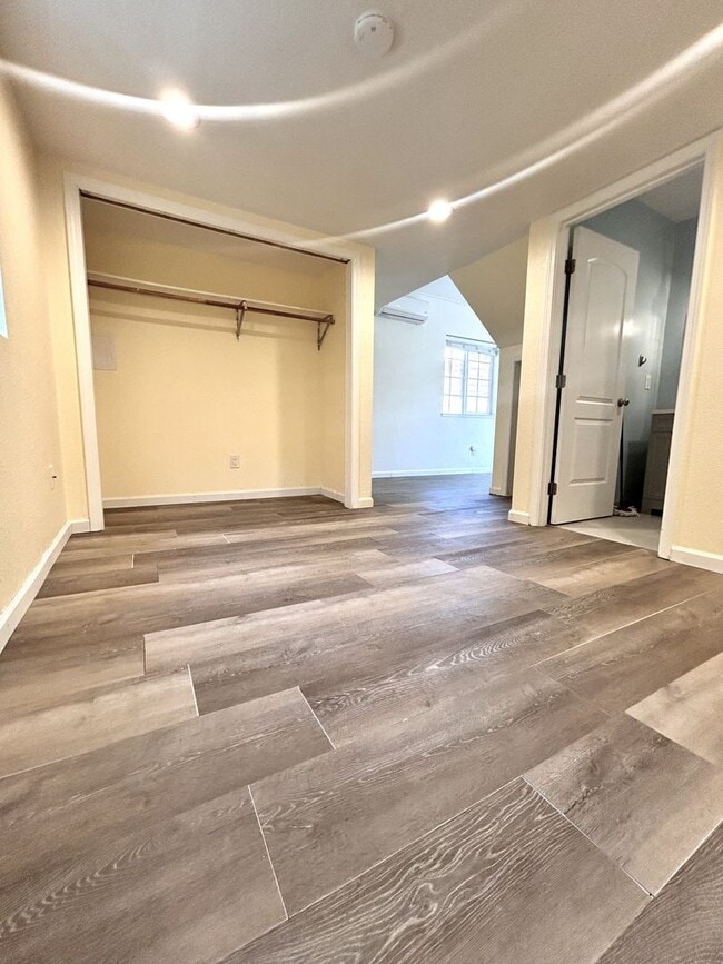 Building Photo - 1-Bedroom ADU with Full Kitchen, Loft & In...