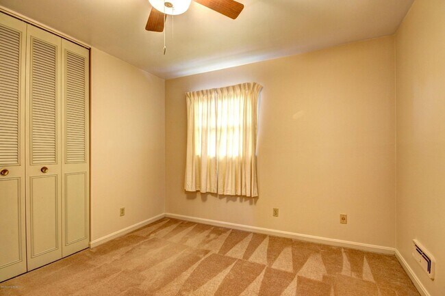 Building Photo - Available NOW - 4 beds/ 2 baths - $2,000/mo