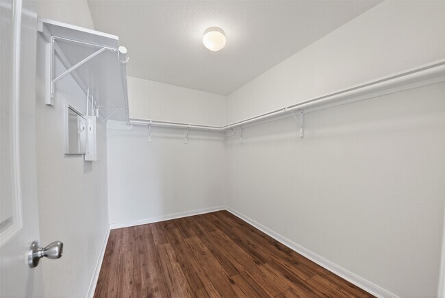Building Photo - 15323 Trinity Meadow Dr